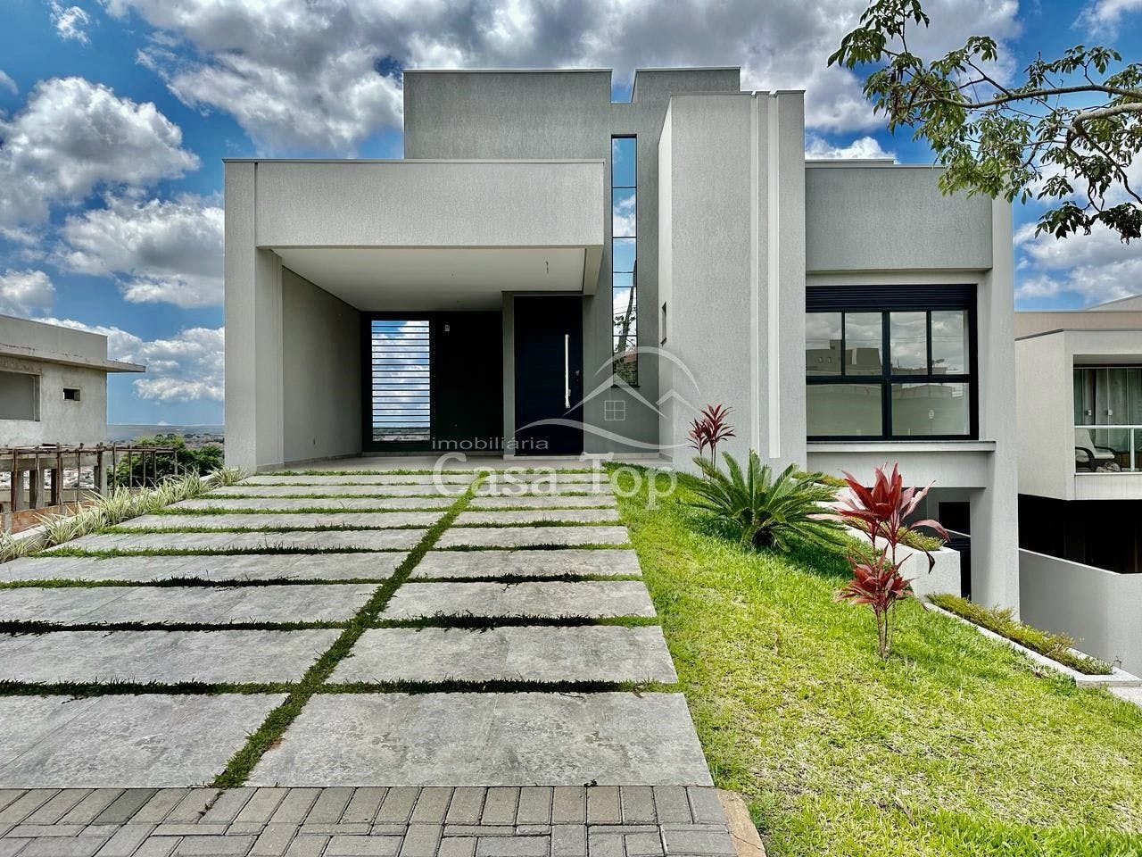 Casa à venda no Condomínio Fontana Di Trevi - Jardim Carvalho